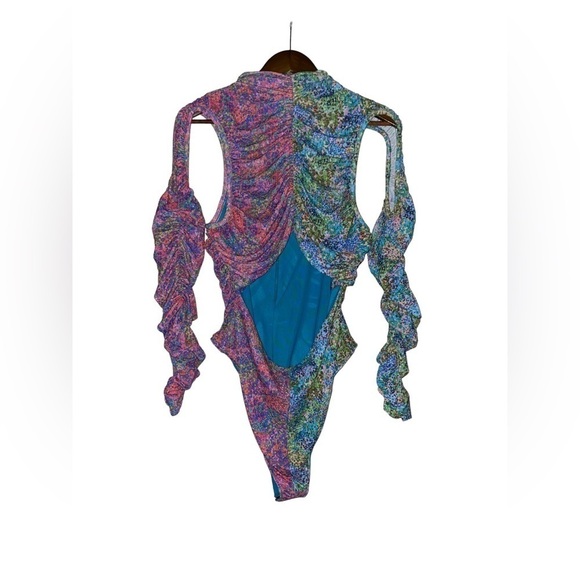 NBD Elea Mock Neck Cut Out Long Sleeves Mixed Floral Bodysuit - Picture 1 of 7
